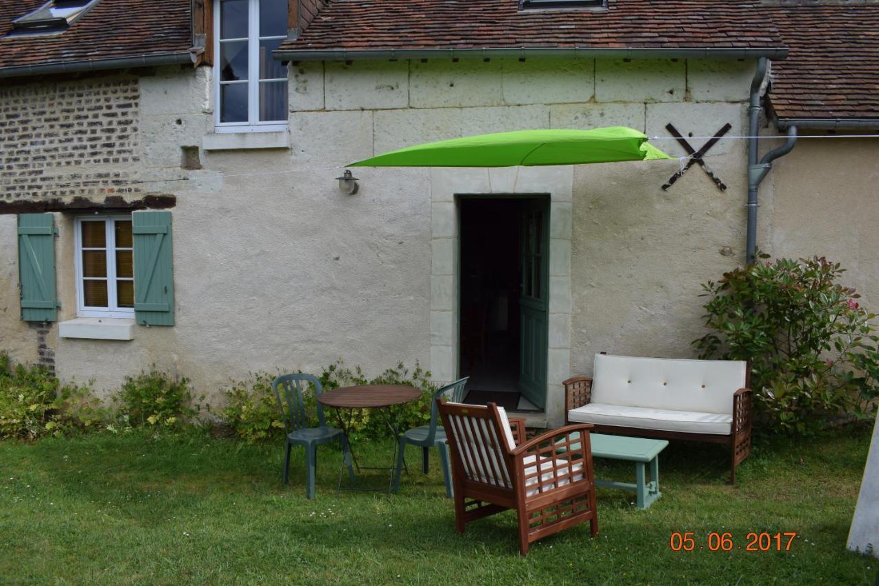 Au Calme Bed & Breakfast Houssay  ภายนอก รูปภาพ