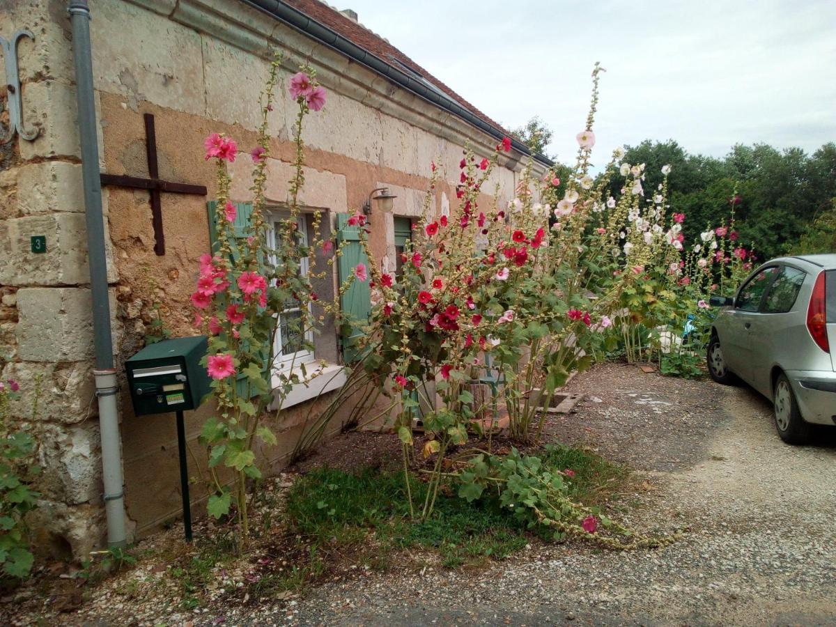 Au Calme Bed & Breakfast Houssay  ภายนอก รูปภาพ